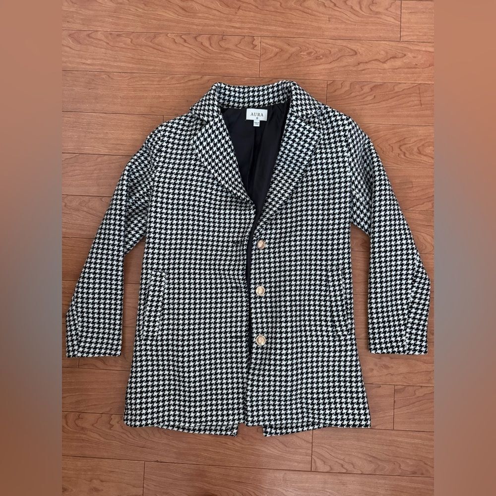 Aura Houndstooth Coat